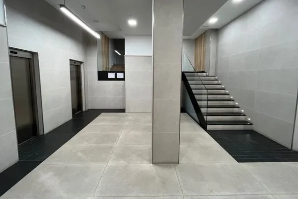 Reforma de portal en comunidad de Pamplona